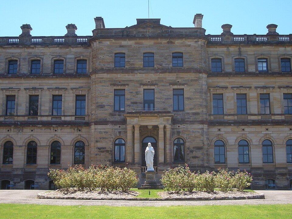 Coastal Clear Windows — professional window cleaning in Riverview, Sydney’s Northern Beaches